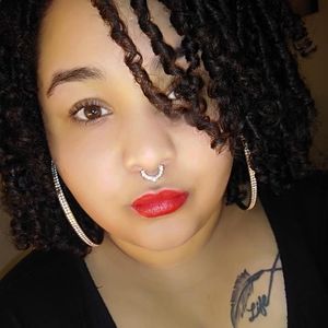 Meet your Posher, Gina